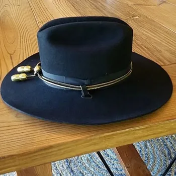 Модерна шапка от чиста вълна и овче филц
